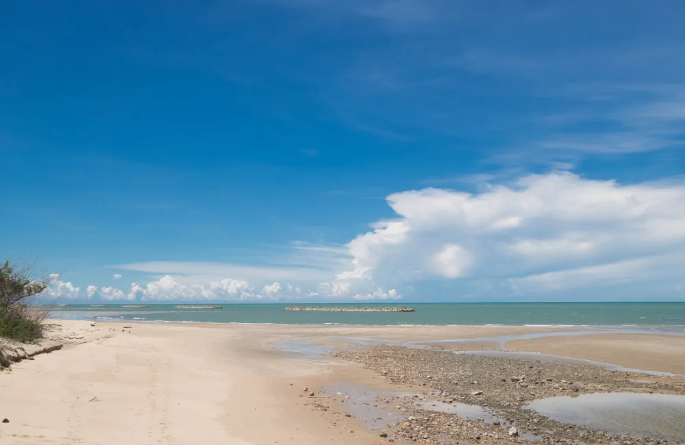 5. หาดเจ้าสำราญ จ.เพชรบุรี