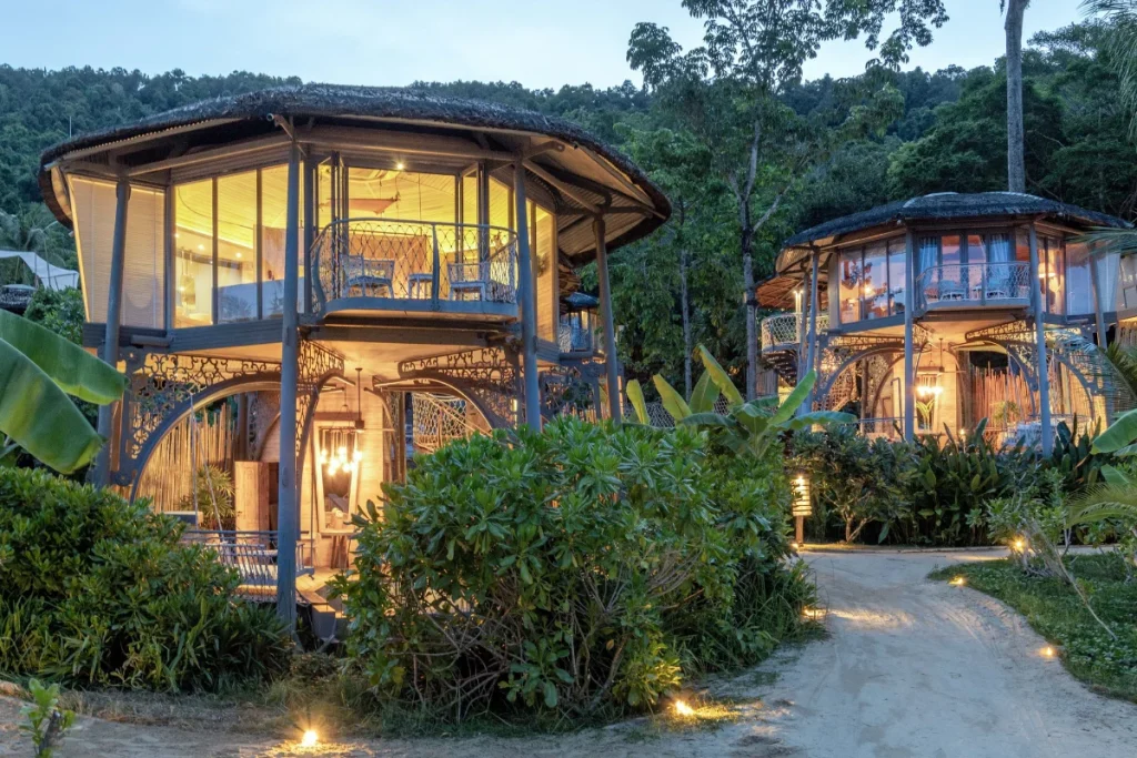 ทรีเฮ้าส์ เกาะยาวน้อย รีสอร์ท (TreeHouse Villas)